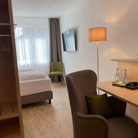 Hotel-Restaurant Und Gaestehaus Loewen Süßen Екстериор снимка