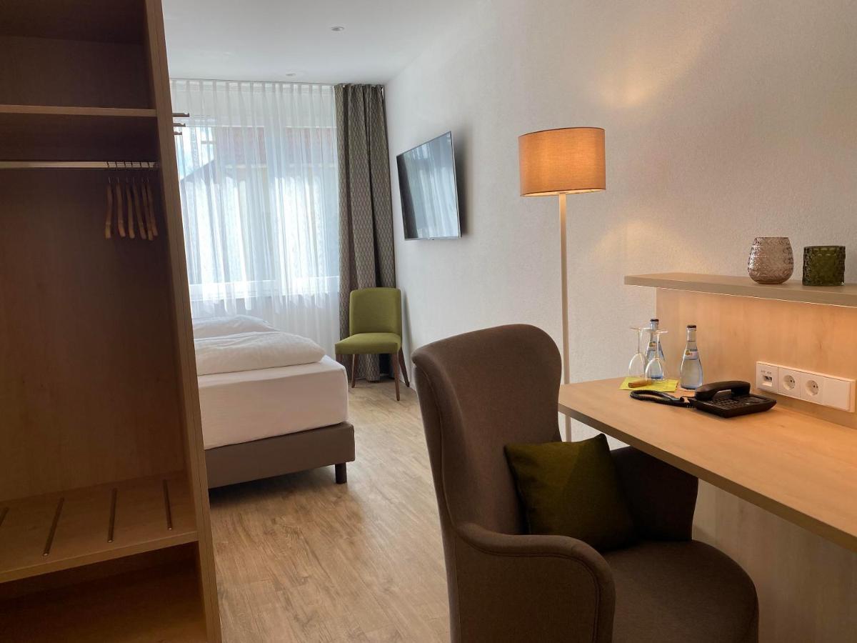 Hotel-Restaurant Und Gaestehaus Loewen Süßen Екстериор снимка