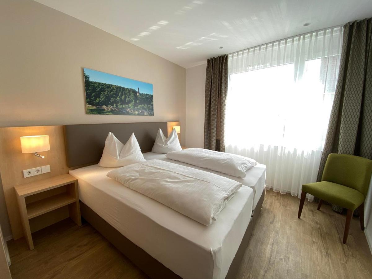 Hotel-Restaurant Und Gaestehaus Loewen Süßen Екстериор снимка