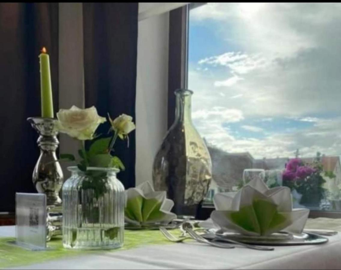 Hotel-Restaurant Und Gaestehaus Loewen Süßen Екстериор снимка