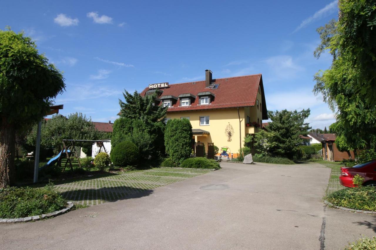 Hotel-Restaurant Und Gaestehaus Loewen Süßen Екстериор снимка