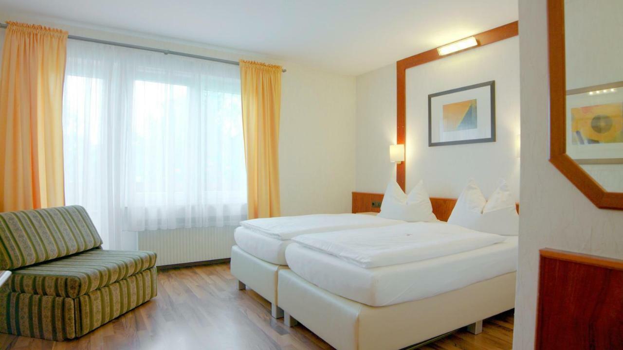 Hotel-Restaurant Und Gaestehaus Loewen Süßen Екстериор снимка