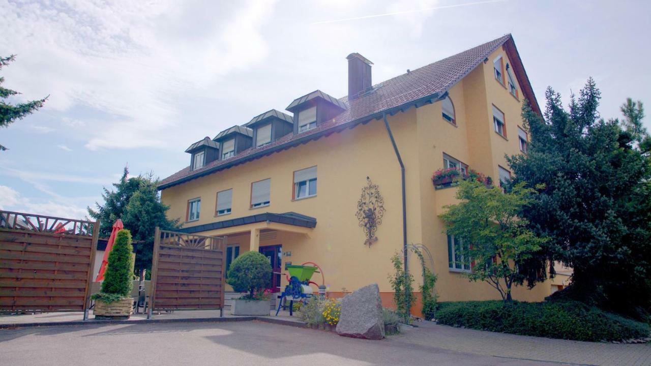 Hotel-Restaurant Und Gaestehaus Loewen Süßen Екстериор снимка
